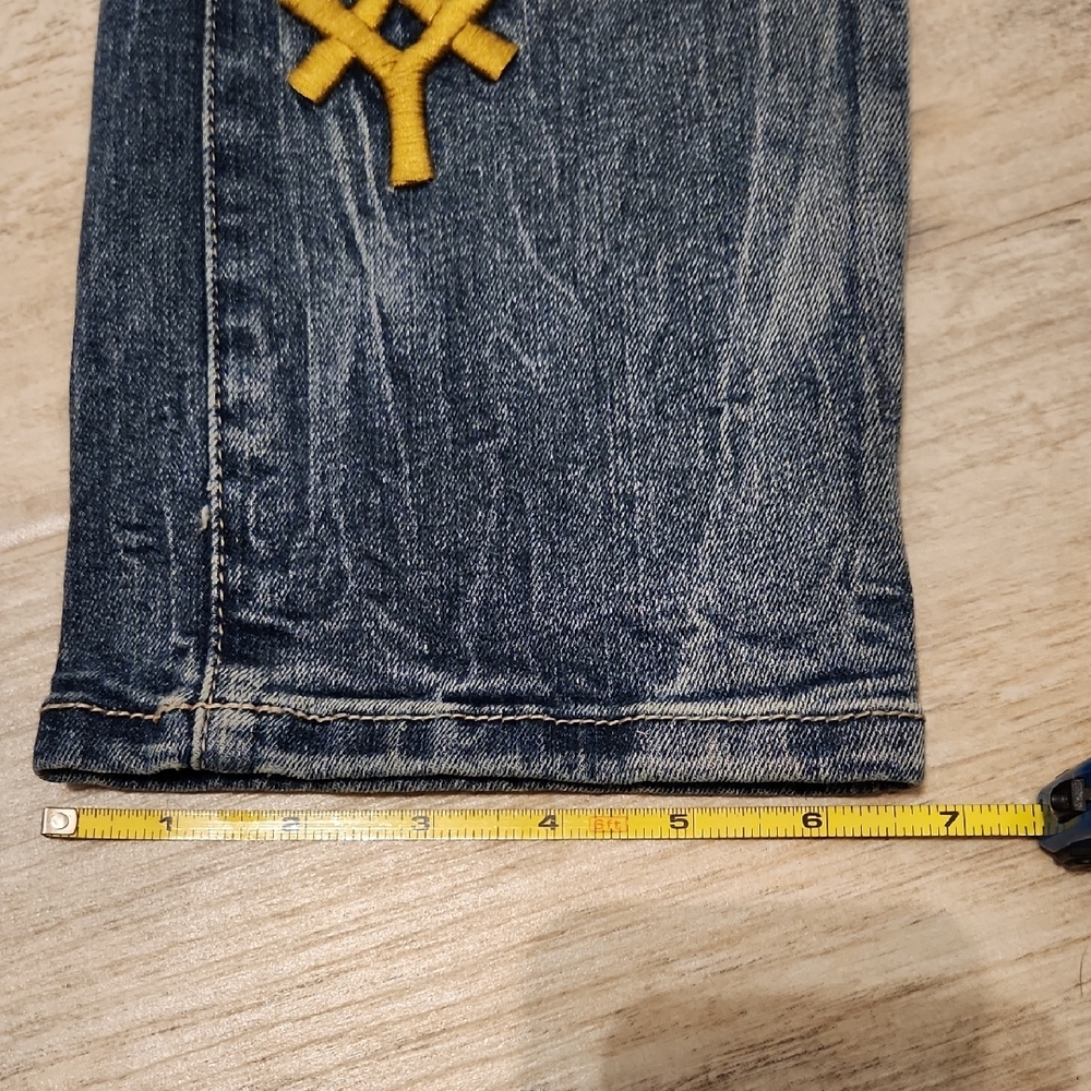 Smoke Rise Distressed Jeans - Picture 14 of 16